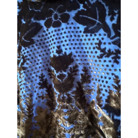 By Anthropologie Mock-Neck Velvet Mini Dress
blue Black 2 Velvet Burnout - Picture 3 of 9